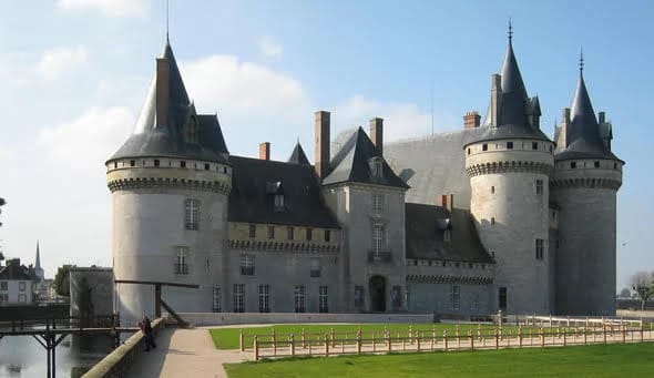 Manfred Heyde / Wikimedia Commons / CC-BY-SA 3.0 Das Schloss Château de Sully-sur-Loire