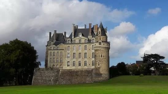 Domi2229 / pixabay.com Schloss Brissac