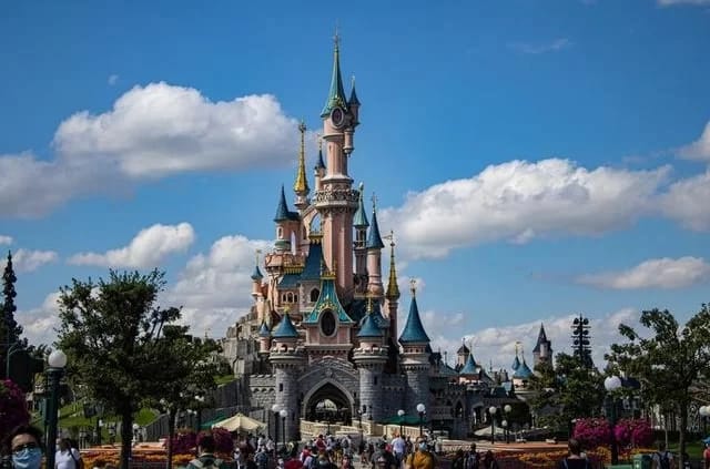Thomas Evraert / Unsplash Disneyland