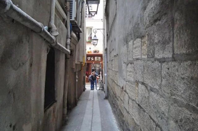 Die Straße des Katers-Anglers