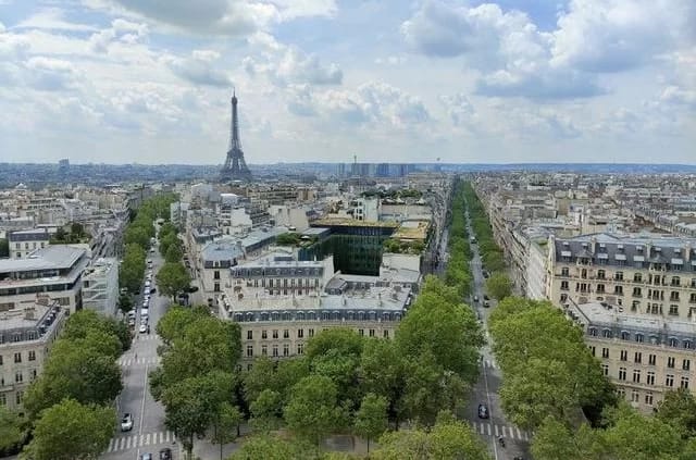 Foto: Eugene Tassart Blick vom Arc de Triomphe