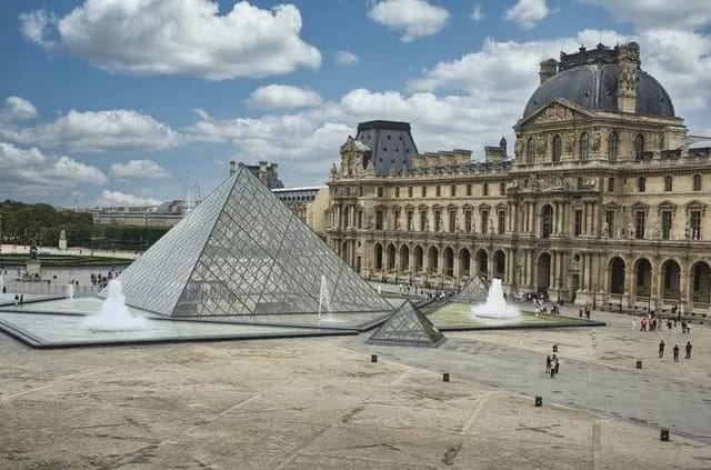 Louvre