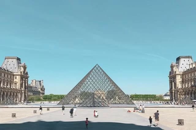 Louvre
