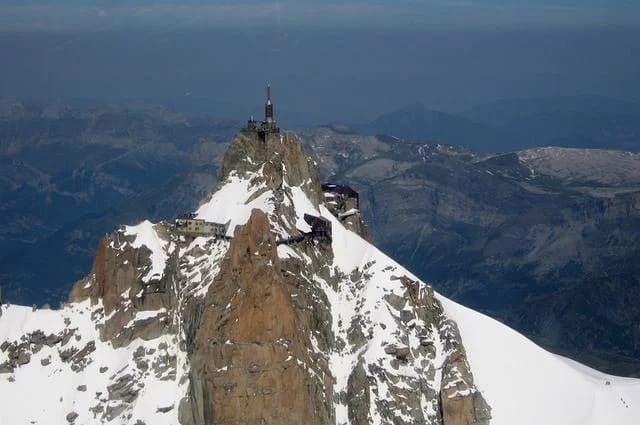 Gehen Sie zur Aussichtsplattform der Aiguille du Midi 