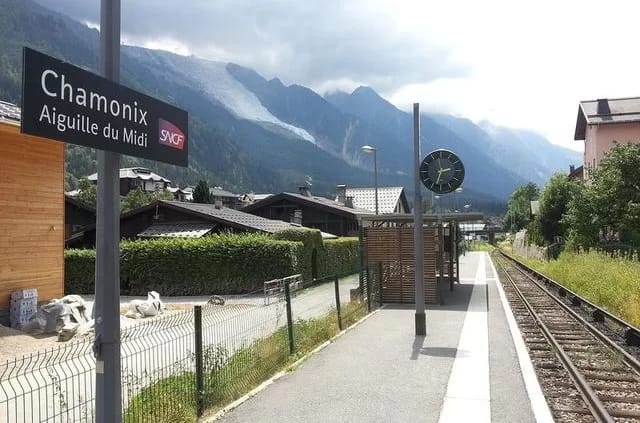 Die höchste Straßenbahn nehmen 