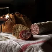 aperitif-2027177_1920 Wie wählt man einen guten günstigen französischen Wein?