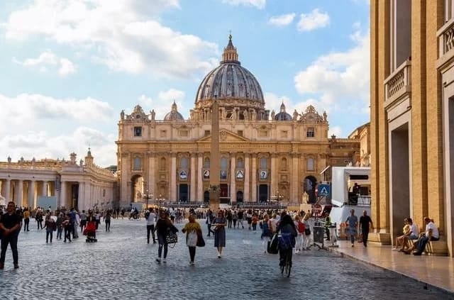 Foto: Ágatha Depiné / Unsplash Petersdom