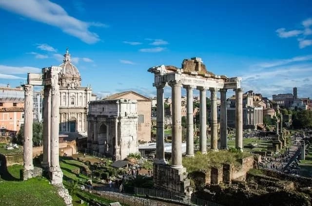 Foto: Blaz Erzetic / Unsplash Forum Romanum