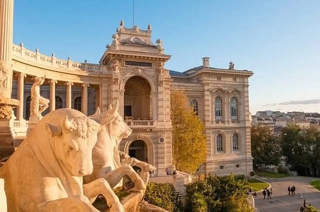 Foto: djedj / Pixabay Palast Longchamp