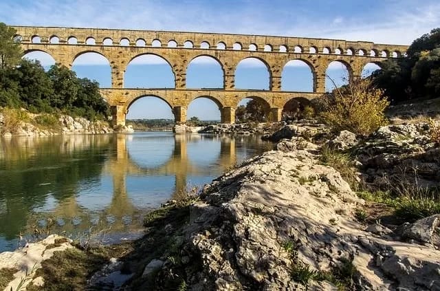 Foto: igorelick / Pixabay Vers-Pont-du-Gard