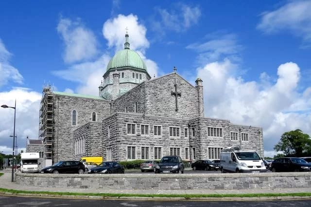 Mit dem Auto durch Irland: Galway