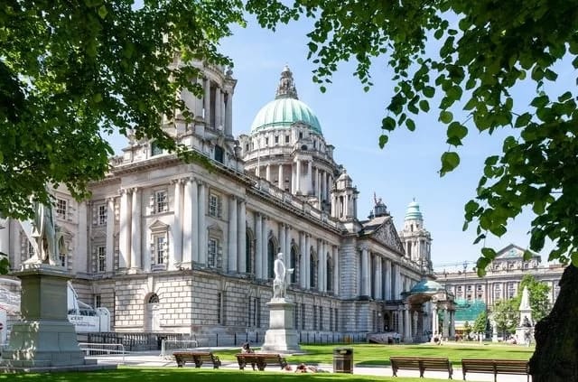 Mit dem Auto durch Irland: Belfast