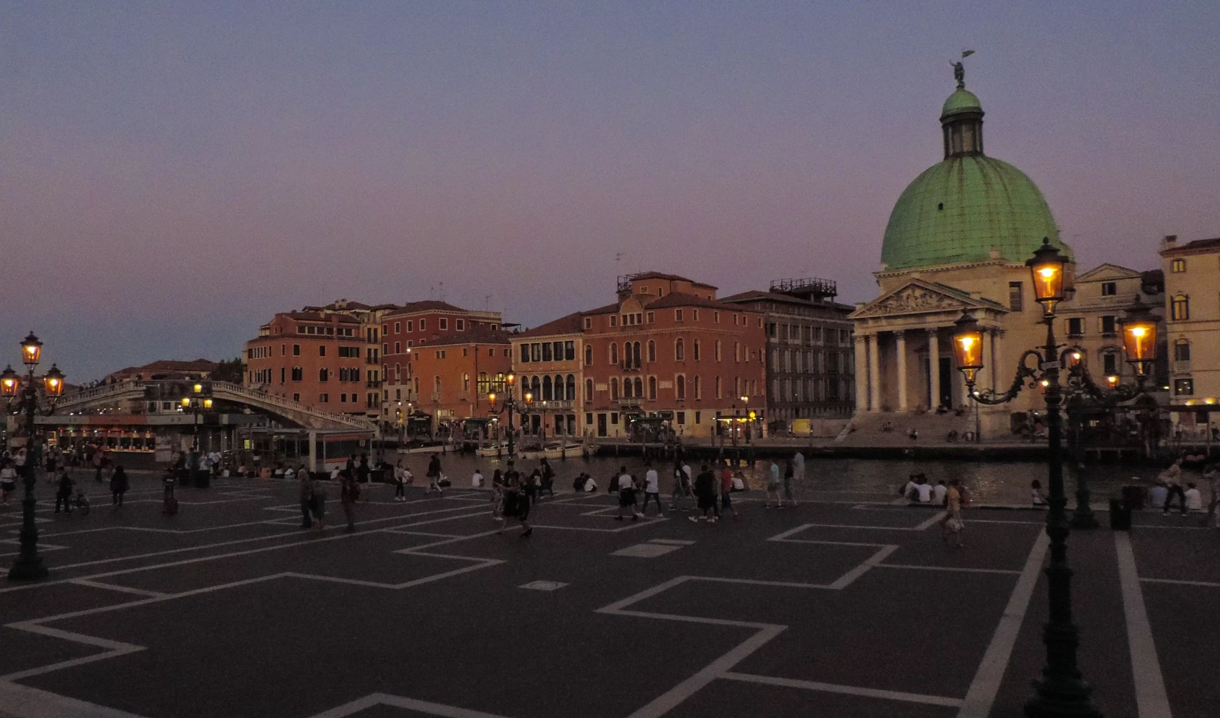 Wie man Venedig vom Flughafen Marco Polo erreicht: alle Möglichkeiten