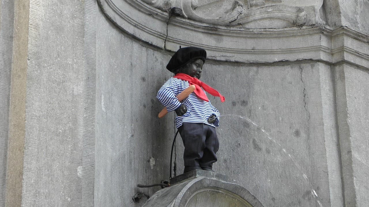 Pinkelnde Statuen