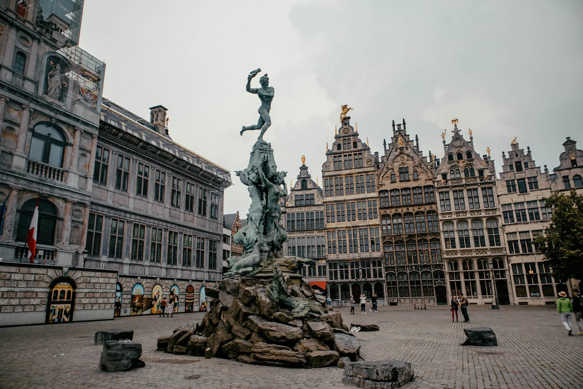 Brabo-Brunnen