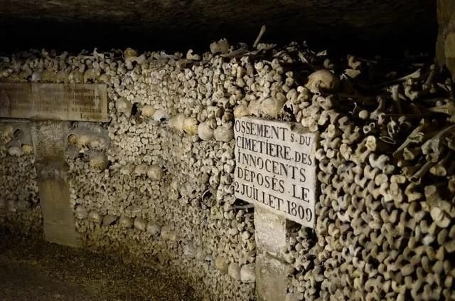 Die Katakomben von Paris